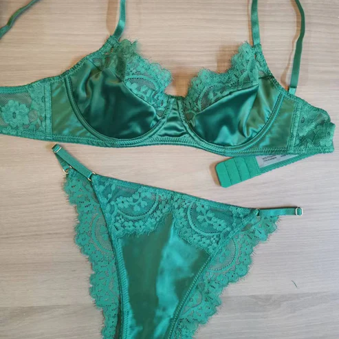 Ensemble Lingerie Dentelle Femme –| VAZIAR